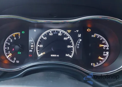 2021 Jeep Grand Cherokee Trailhawk 4X4 z USA, uszkodzony, nr VIN 1C4RJFLTXMC584022